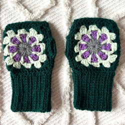 Forest Green Gloves by Limoncello Design & Handmade